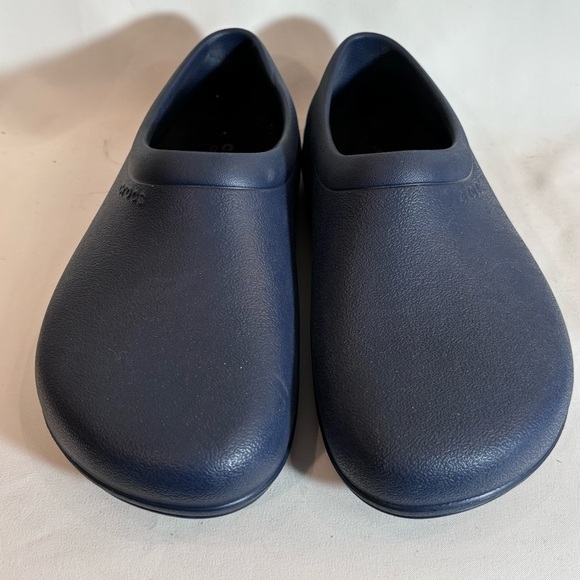 CROCS Sz 7 On The Clock Work Anti-Slip Slip On Shoes Clogs in Navy - Picture 2 of 8
